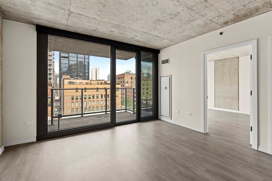 Building Photo - 167 W Huron St