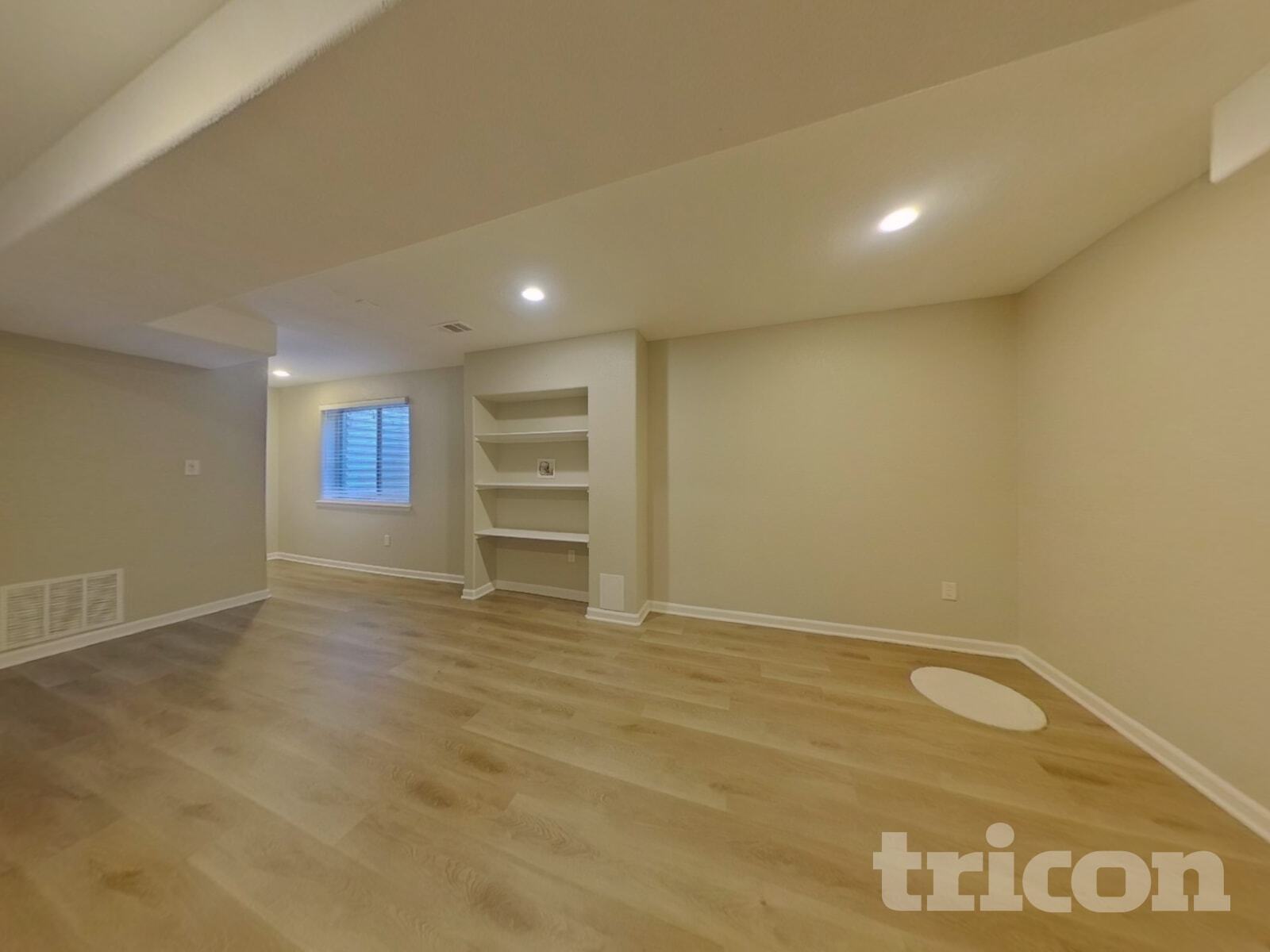 Building Photo - 385 Longspur Dr