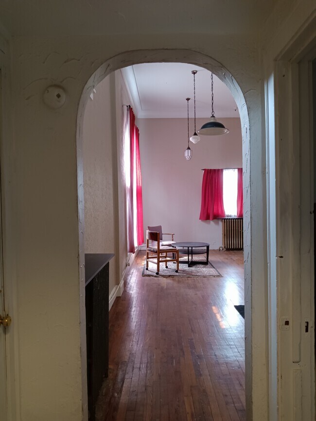 Building Photo - 2009 2nd St NE