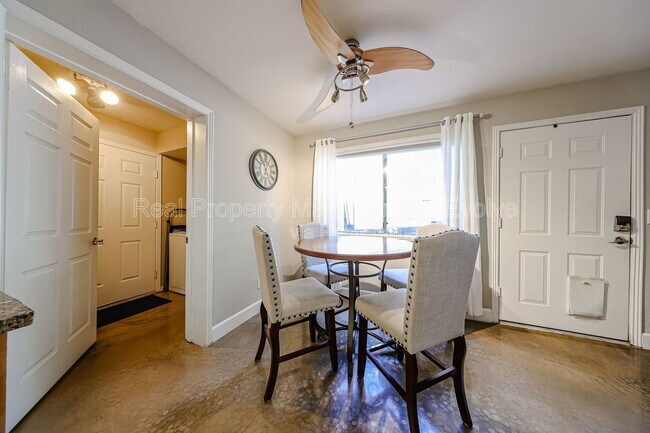 Building Photo - 8531 E Belleview St