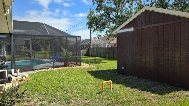 Building Photo - 670 Nobles St