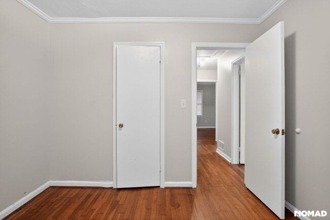 Building Photo - 2644 Pineland Ave