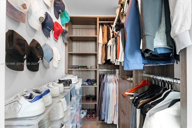 Building Photo - 1100 S Miami Ave