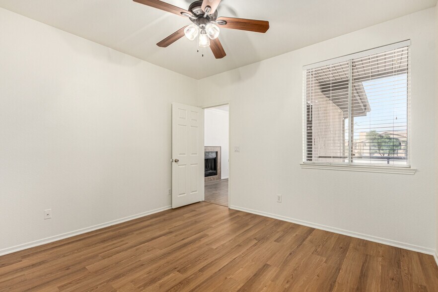 Main Bedroom - 7009 E Acoma Dr