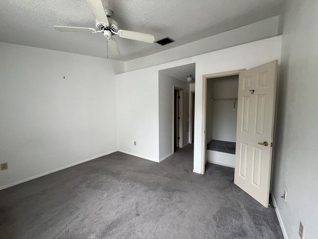 Building Photo - 3356 Fox Hunt Dr