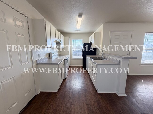 Building Photo - 204-206 West Lamar St