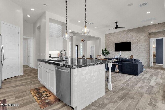 Building Photo - 4449 E Fountain St