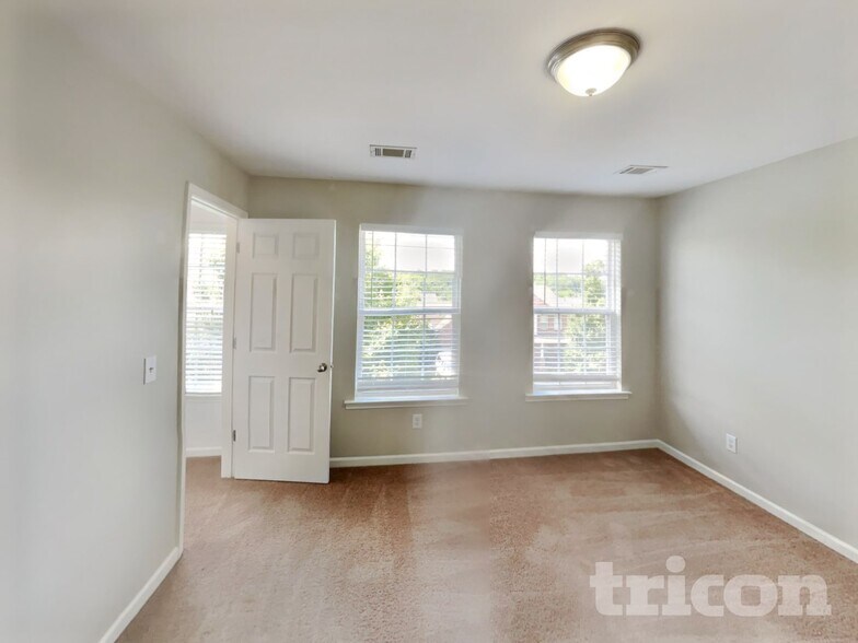 Building Photo - 4620 Van Leer Ct