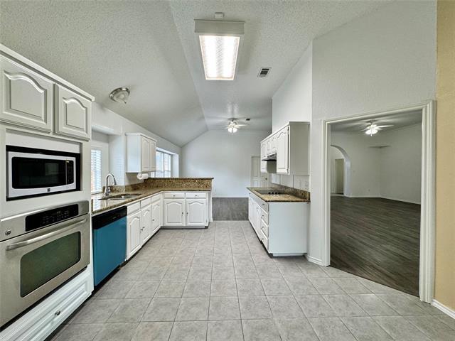 Building Photo - 3614 Parkmead Dr