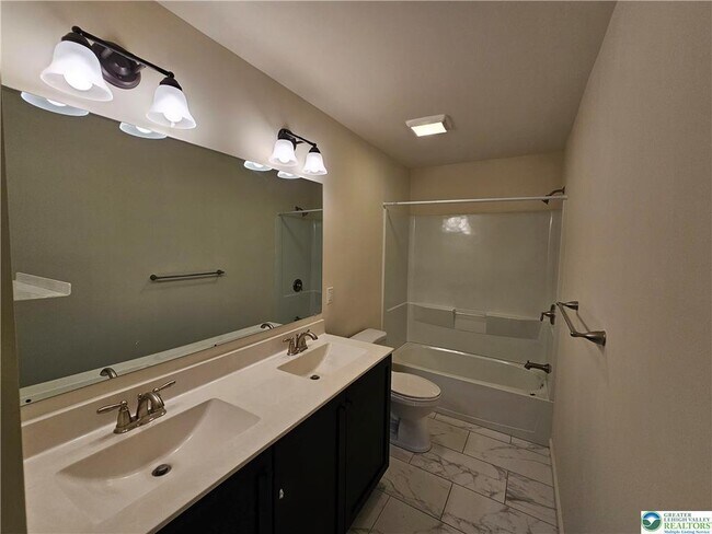 Building Photo - 1601 Greystone Cir