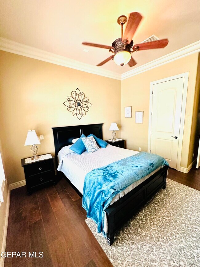 Building Photo - 6268 Wildwood Ct
