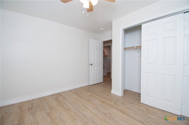 Building Photo - 199 Apache Springs Rd