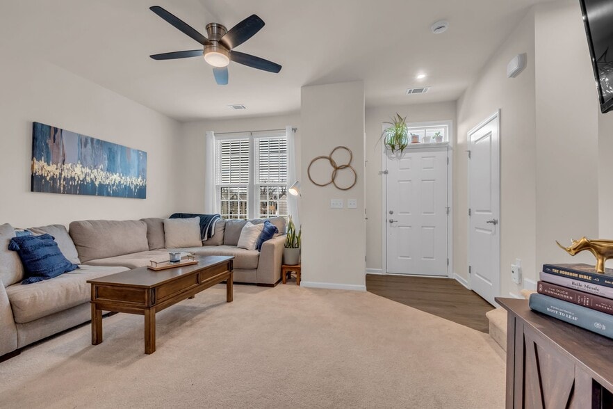 PROPERTY DOES NOT COME FURNISHED - 420 Park Ave