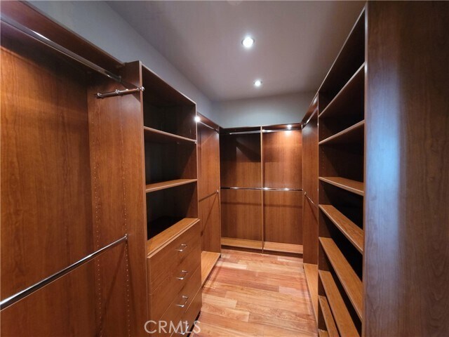 Building Photo - 450 N Oakhurst Dr