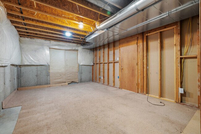 Building Photo - 958 N Buffalo Dr