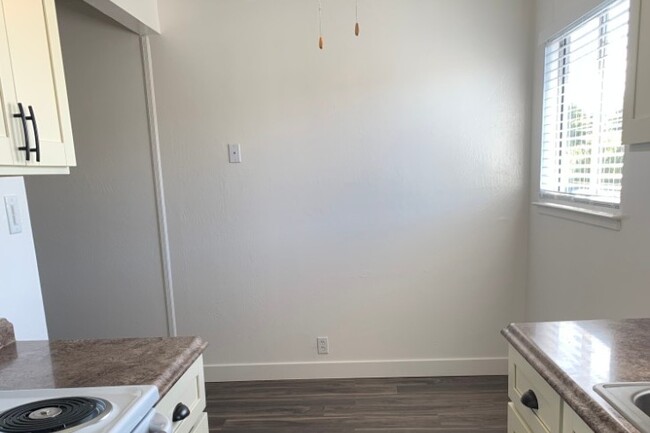 Building Photo - Leilani Apartments