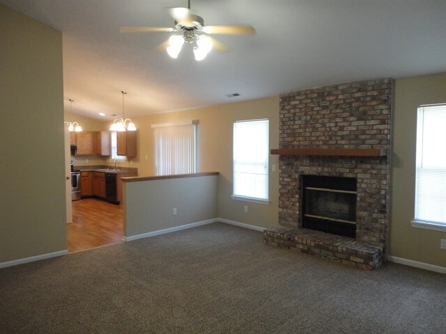 Building Photo - 8956 Mallard Green Dr