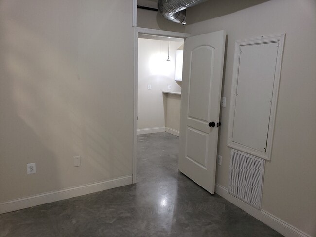 Building Photo - 124 Trenton St