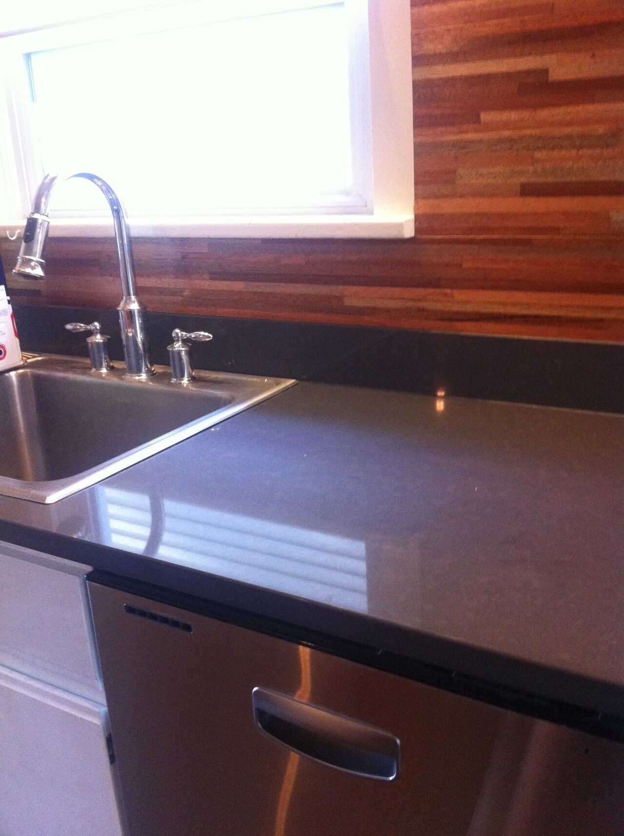 quartz counters. hard wearing and beautiful - 4811 NE 31st Ave