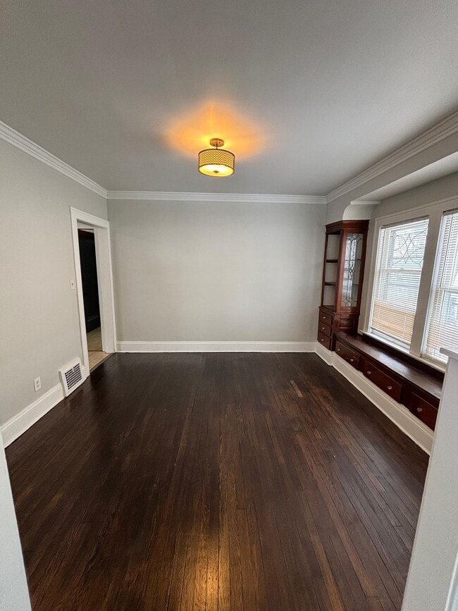 Building Photo - 15612 Cloverside Ave