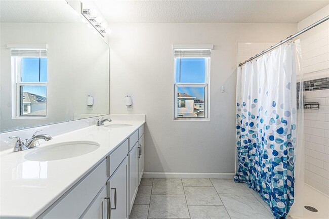 Building Photo - 1123 Sugarwood St