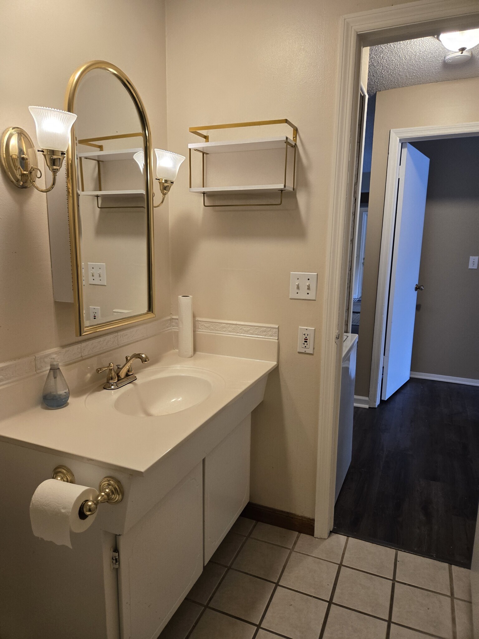 Bathroom - 652 Olde Towne Ave