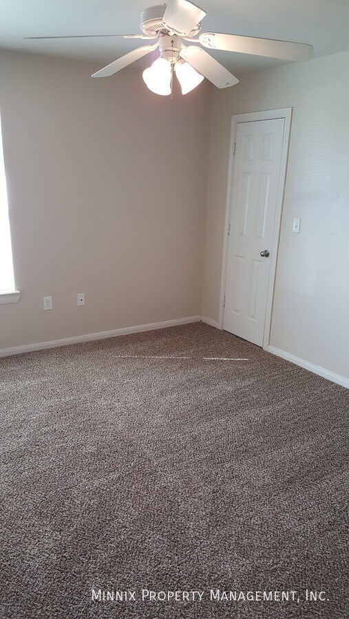 Building Photo - 517 N Brentwood Ave