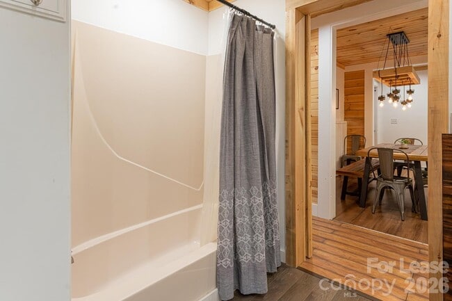 Building Photo - 260 Allison Hill Rd