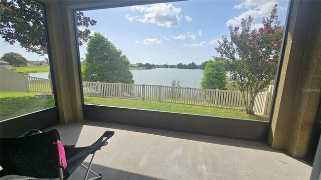 Building Photo - 2528 Ladoga Dr