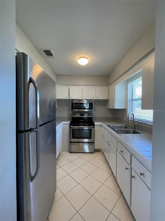 Building Photo - 673 59th St S