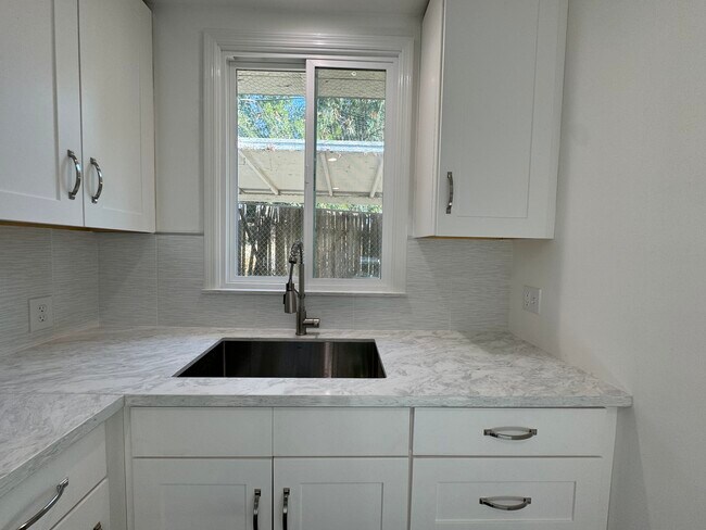Brand new kitchen - 11052 Plainview Ave