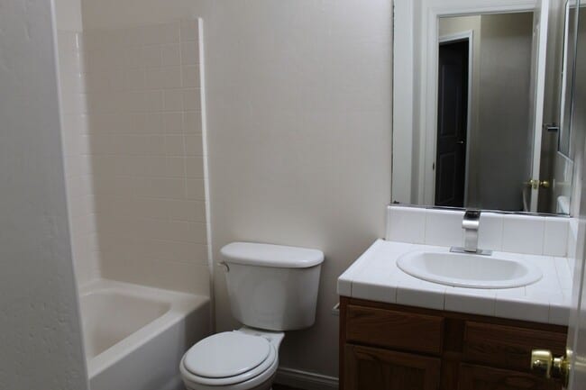 Building Photo - Silver Creek Home