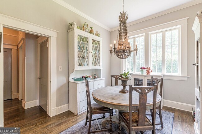 Building Photo - 1878 Cambridge Ave