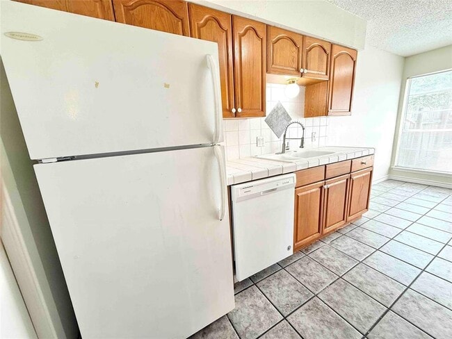 Building Photo - 10802 Lambert Cir