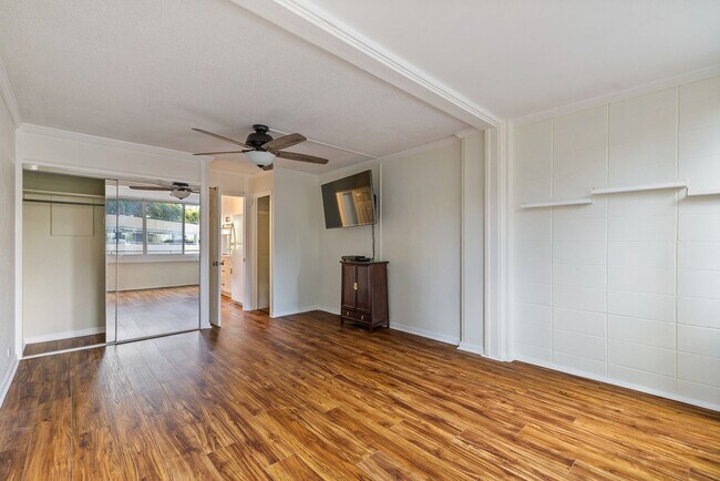 Building Photo - Remodeled 1 bed/ 1 bath- **ALL Utilities I...