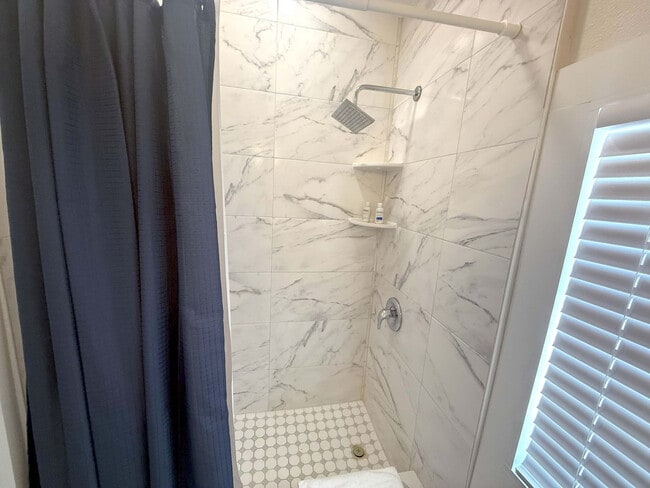 Building Photo - 3006 Gulf Dr