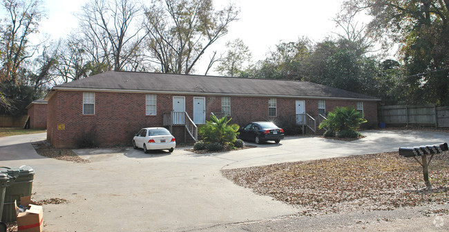 Primary Photo - 940-960 Waring St
