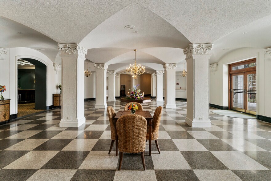 Building Photo - 700 Wilmington Island Rd