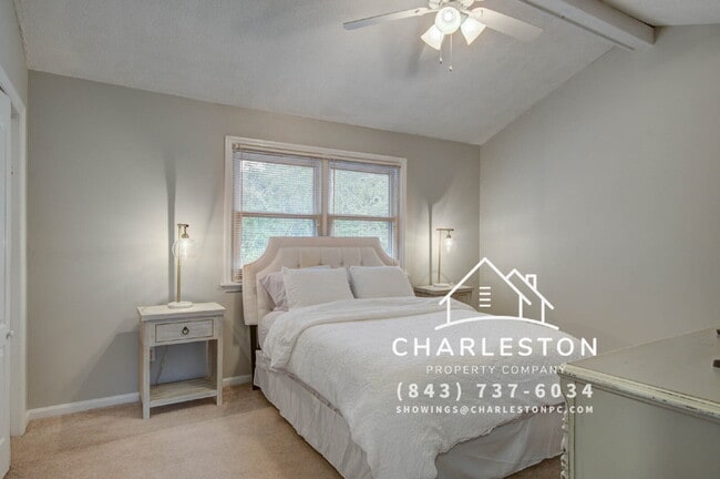 Building Photo - 713 Davenport Dr