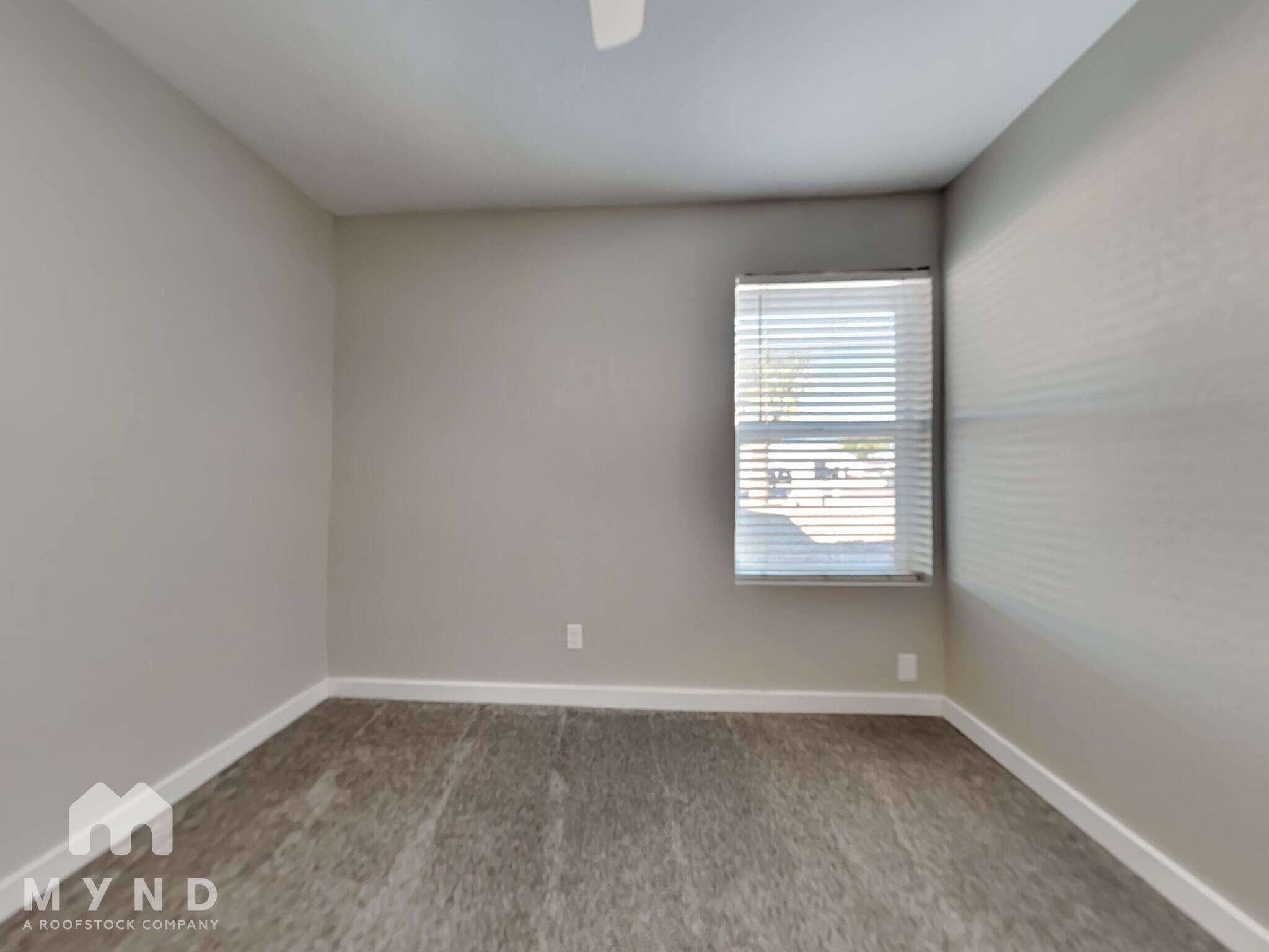 Building Photo - 227 W Kerry Ln