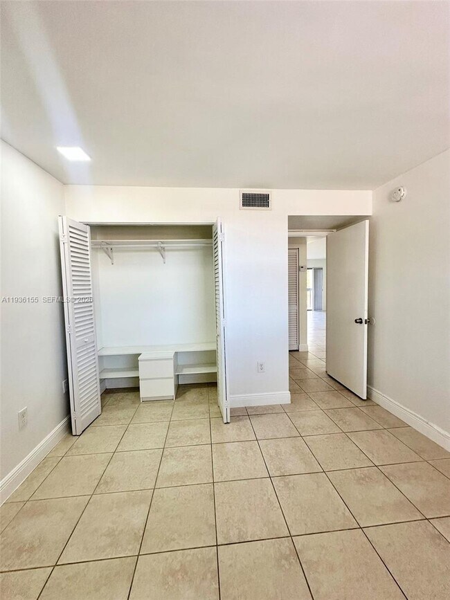 Building Photo - 10315 NW 9th St Cir