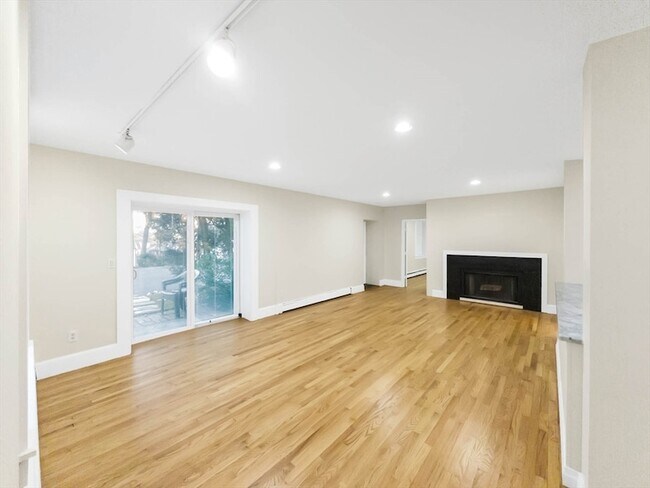 Building Photo - 71-73 Perkins Street Unit 1