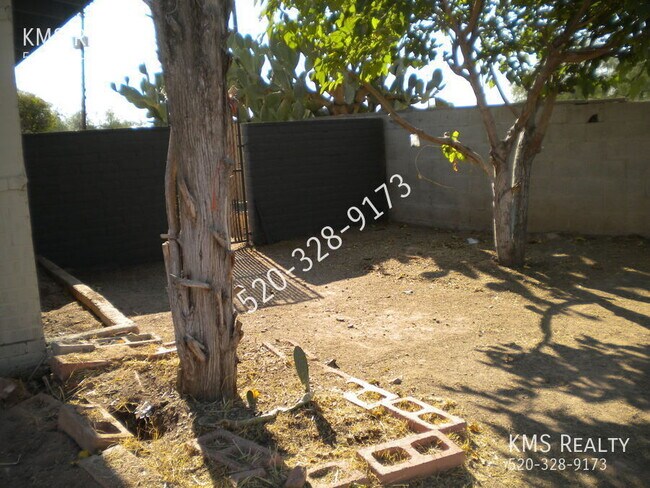 Building Photo - 2321 S Layton Pl