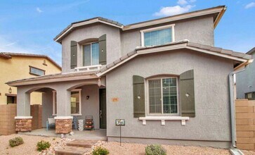 Building Photo - Lovely 3Bedroom/ 2.5 Bath Mesa Home!
