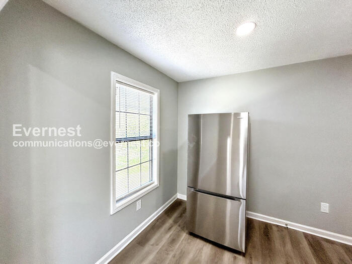 Building Photo - 5014 Shubert Cove