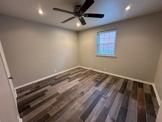 Building Photo - Charming 2 Bed 1 Bath Apartment Near Music Row