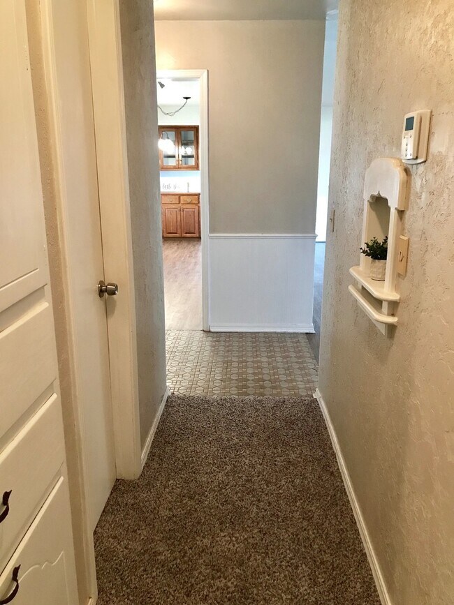 Building Photo - Beautifully Updated Vintage Home!