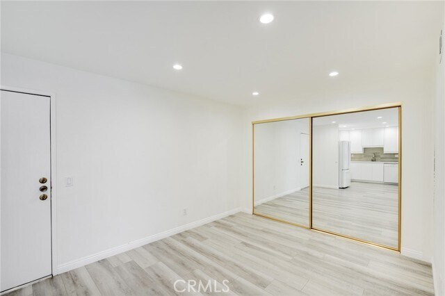 Building Photo - 330 N Jackson St