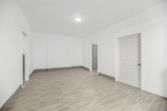 Building Photo - 1260 Evergreen Ave