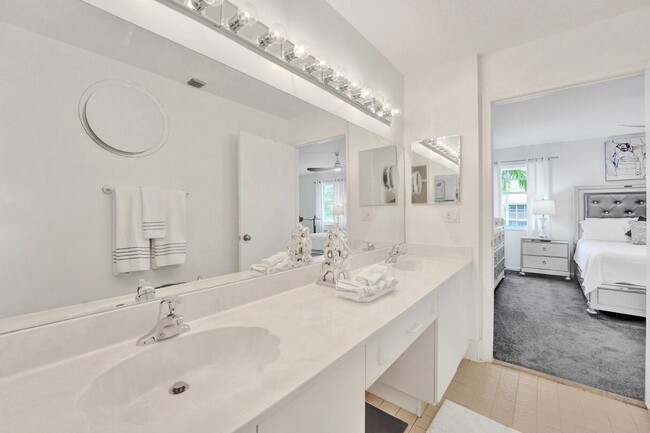 Building Photo - 7669 Springwater Pl